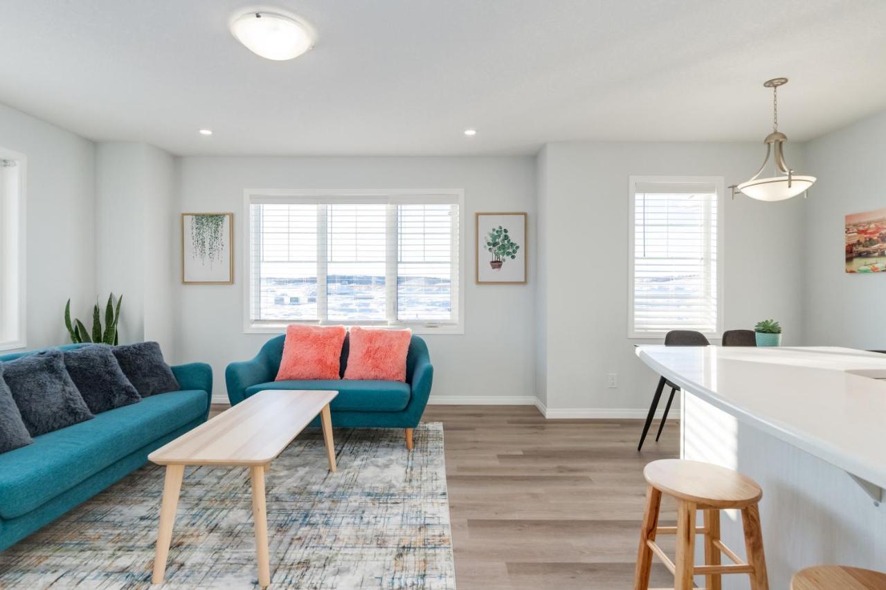 New Home With Ac, Patio And Netflix YYC Exterior foto